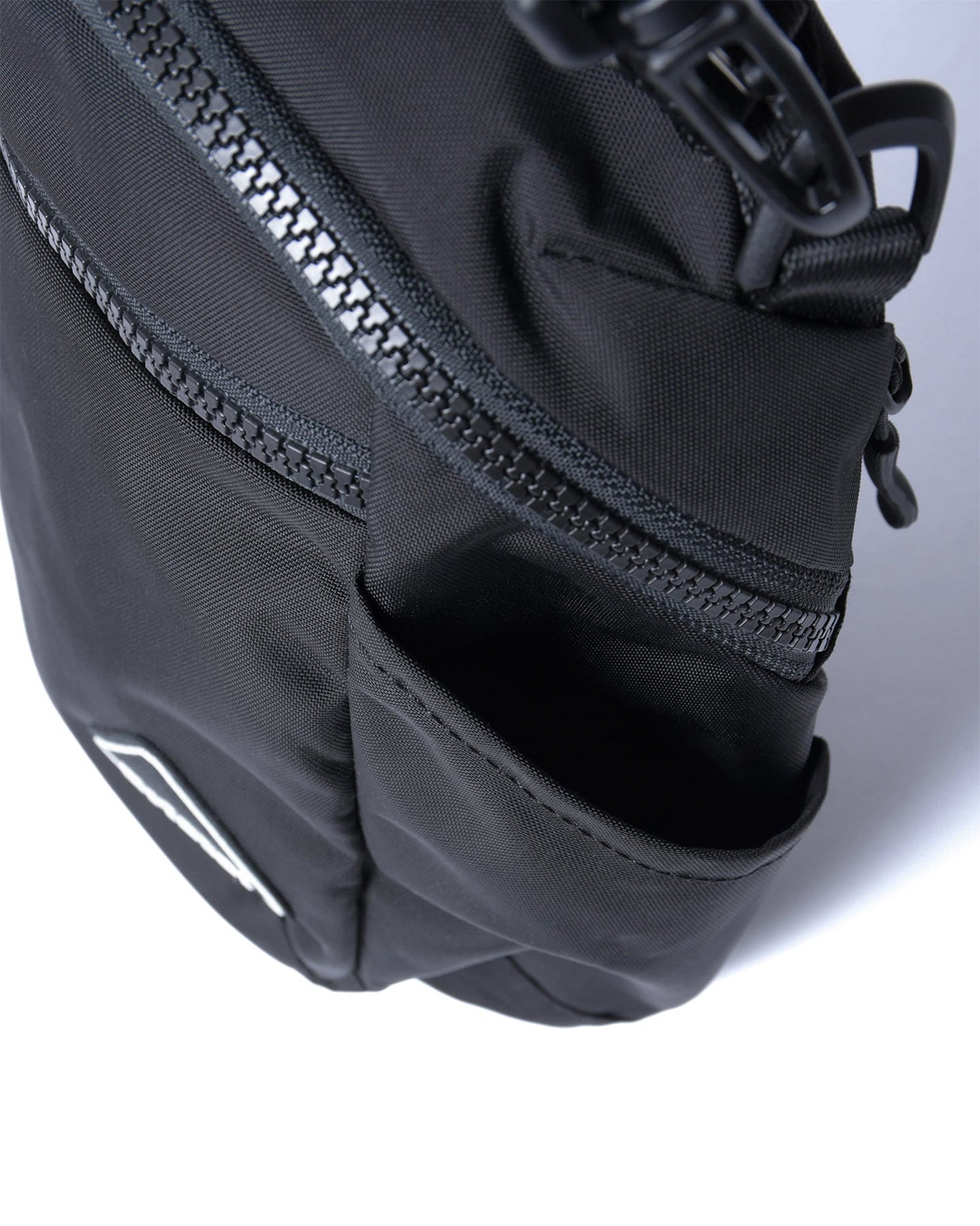 TOUR MINI SHOULDER BAG